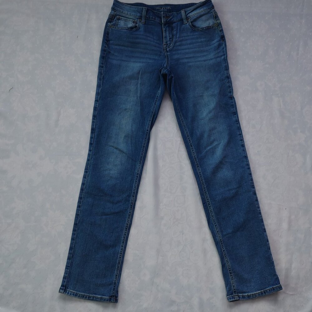 Maurices Medium Wash Jeans Women’s Size 6 Long Slim Straight Stretch Denim
